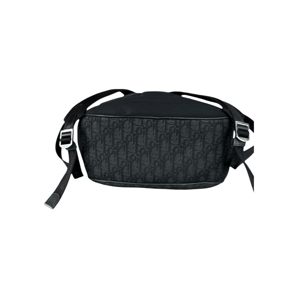 Dior Black Oblique 8 Roll Backpack - Morely TrendsDior Type here:)