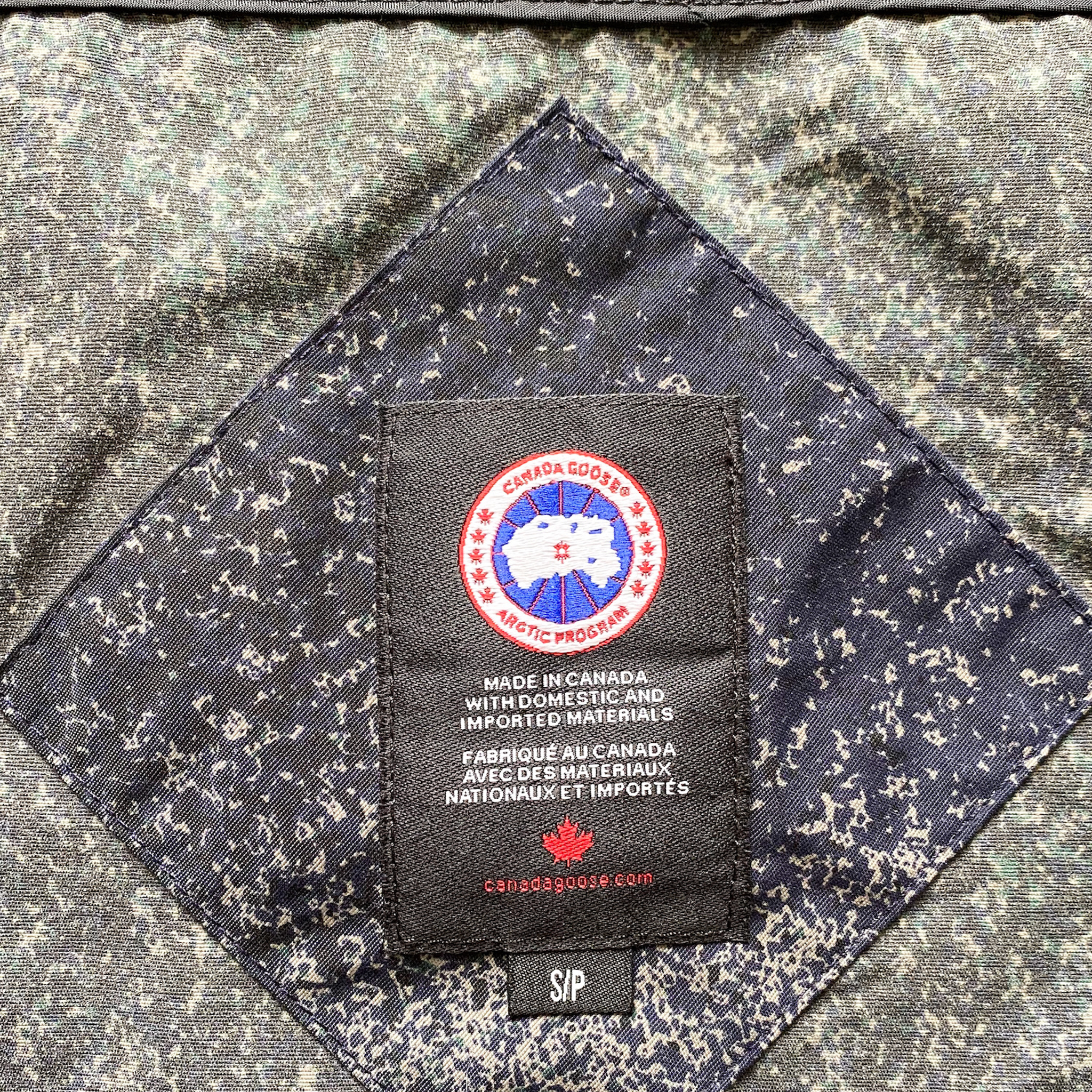 Canada Goose Navy Sandstorm Camo Voyager Men's Jacket